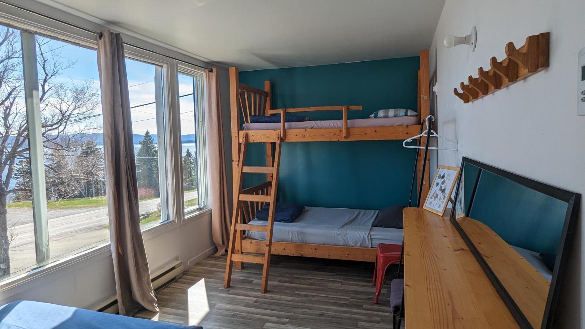 Le Carabobo Auberge Forillon Gaspé Exteriör bild